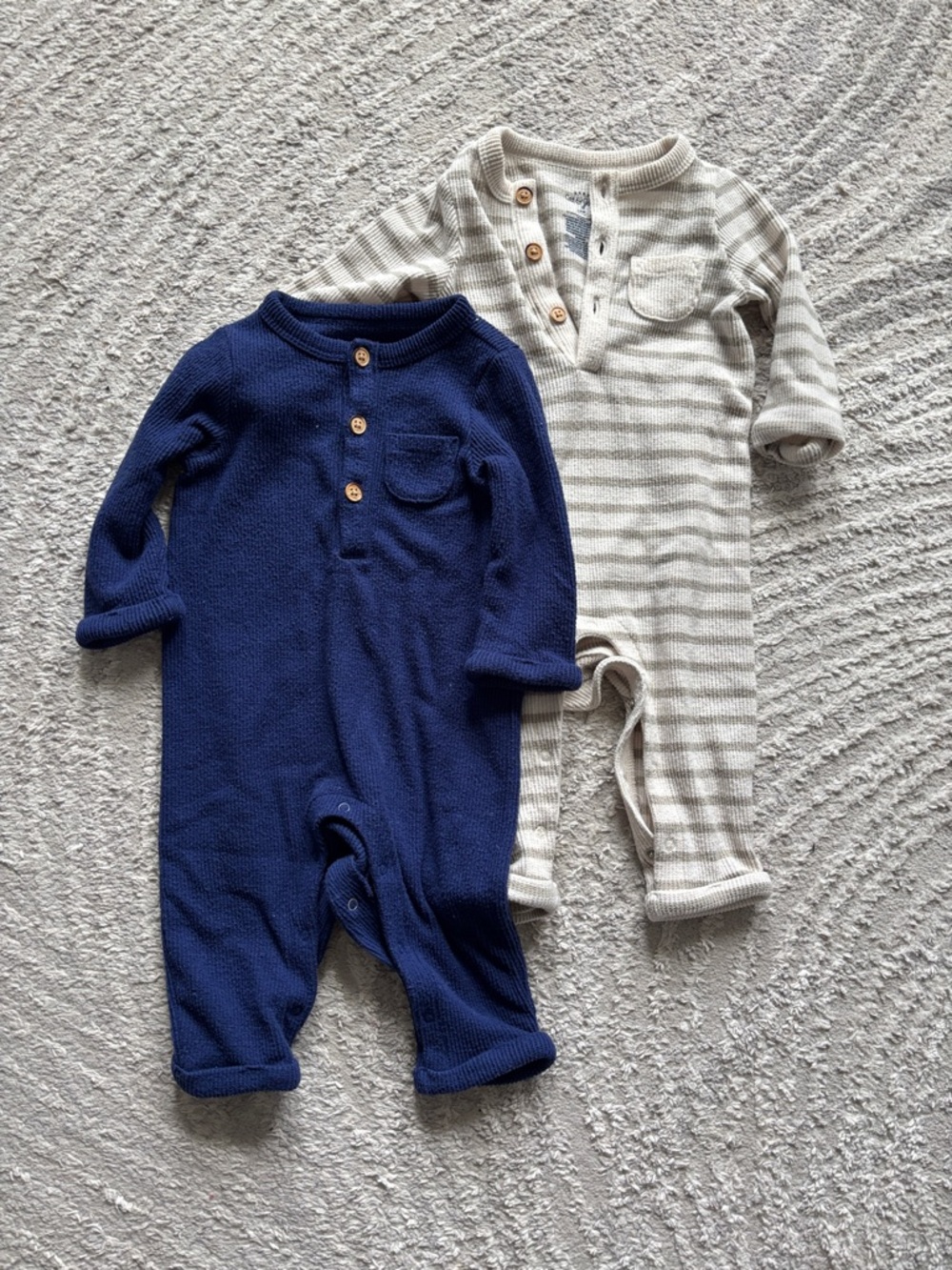 Cat and Jack Baby Boy Long sleeve romper - 6-9 months